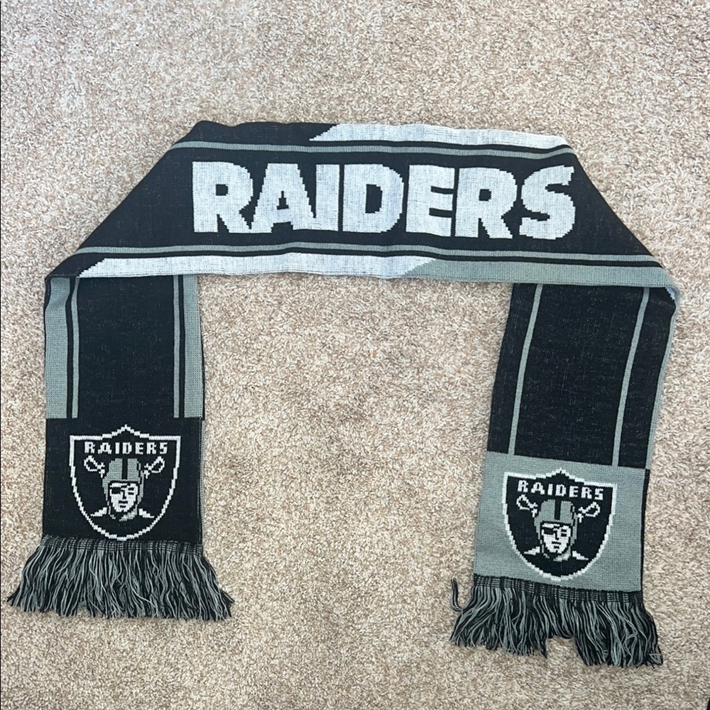 Raiders Black and Gray Scarf‎